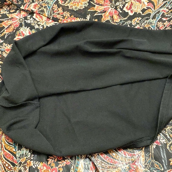 Ophelia Roe Black Red Green Floral Smocked Balloon Sleeve Ruffled Hem Top SZ 3X - Picture 12 of 15